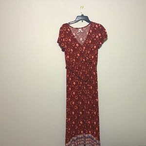 High Low Dress Color: Maroon with floral design,Size: Small,Brand: Mudd